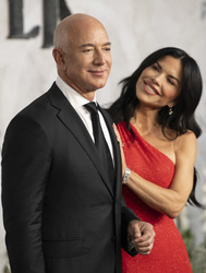 Jeff Bezos and Lauren Sanchez