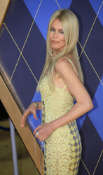 Claudia Schiffer  