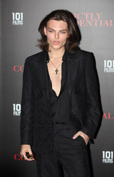 Damian Hurley