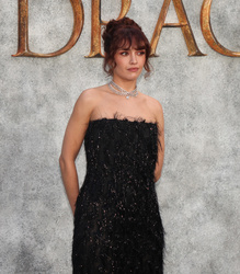  Olivia Cooke 